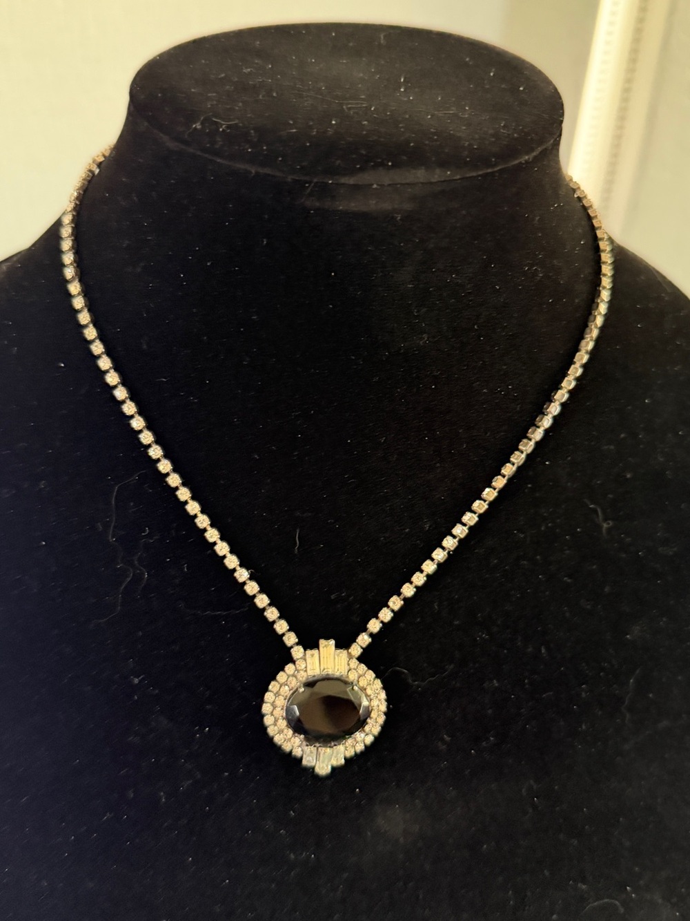Vintage Art Deco Black Crystal Rhinestone Pendant Necklace